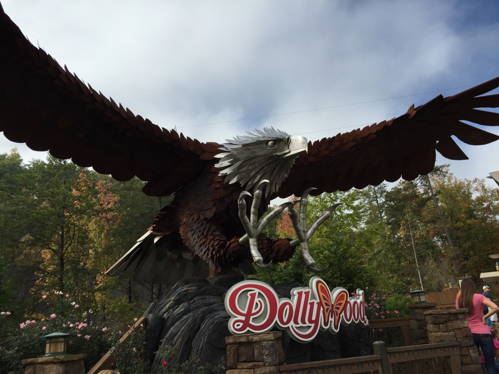 Dollywood parcialmente evacuado por los fuegos que azotan la&nbsp;zona