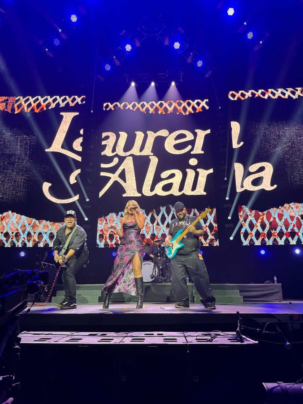 Lauren Alaina la gran sorpresa del primer día del C2C, un viernes mejor de lo&nbsp;esperado